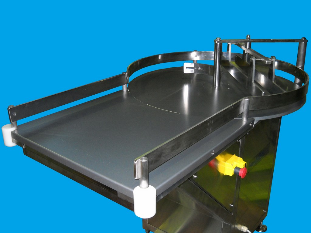 TAVOLA ROTANTE PER FARMACEUTICA CON PIANO DI DEPOSITO